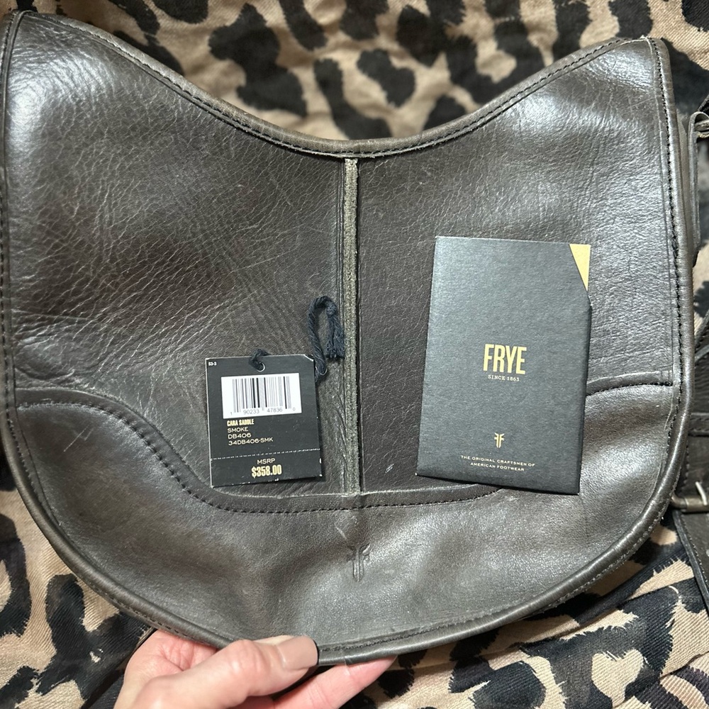 Frye Crossbody Cara saddle, smoke color